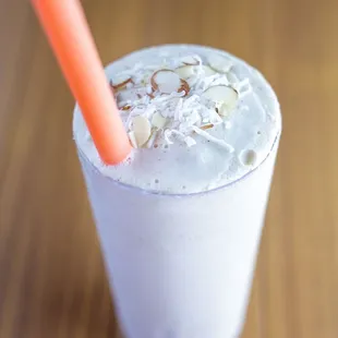 dessert, drink