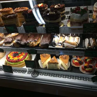 They have yummy looking cakes!