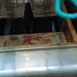 Fryer hasn&apos;t been cleaned in so long it foams when cooks