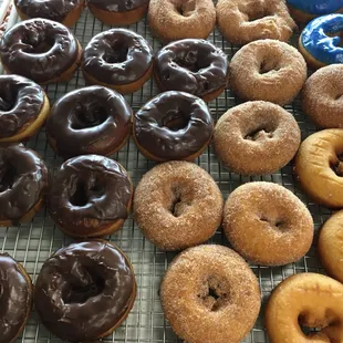 Ada Donuts