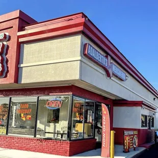 the outside of a restaurant