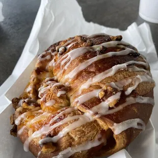 Apricot Walnut Croissant (TikTok: @justandyvu)