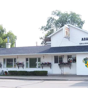 The Best Bar &amp; Restaurant In Town By A Dam Site!