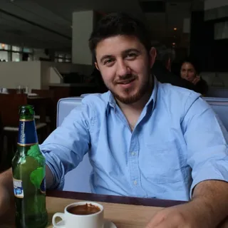 Ali U.