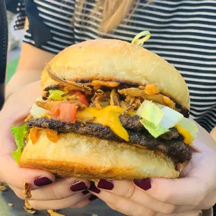 Mick 's Royal Cheese Burger