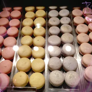 Fruity macaroons, balanced out the sweetness with rich flavors. Another Yum! :)