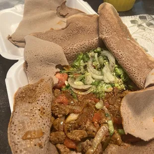 Yebeg tibs platter