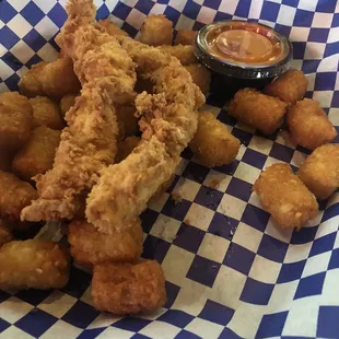 Kid's Chicken Tender Basket w/Hash Browns &amp; BBQ Sauce