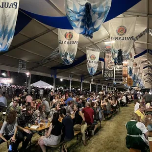 Packed Saturday Night! (09/17/22)