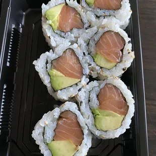 46. Salmon Roll w/avocado added
