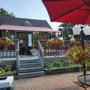 Very nice outside sitting area