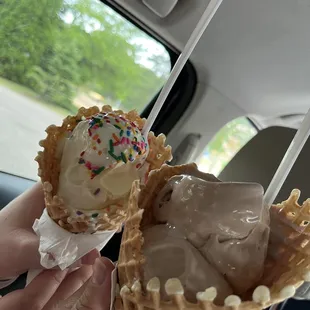 Yes, we are some of it before we got smart and took a photo! 1st time and the custard is yummy!