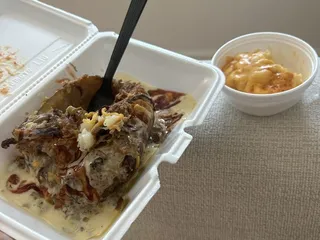 Mabry’s Que House