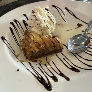 This caramel apple tart with vanilla ice cream was to die for!!!!