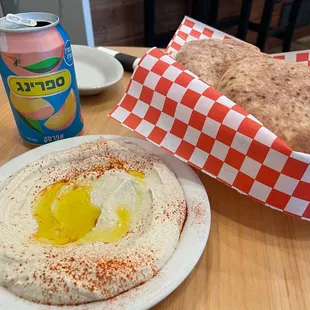 Hummus &amp; Olive Oil