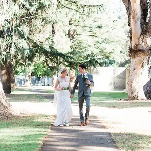 The path behind the gazebo was a really nice place to get away from the festivities for a few minutes