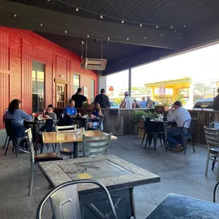 Al fresco dining option