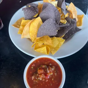 Chips &amp; Salsa appetizer is good, salsa is medium heat and chips are freshly made.