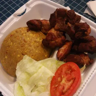 Mofongo con Carne Frita y Ensalada