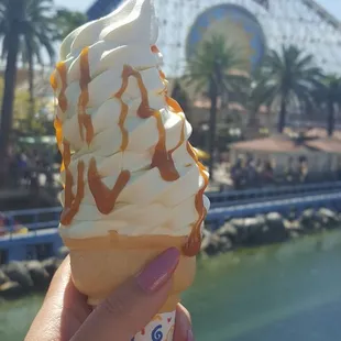 Green apple w/ caramel drizzle