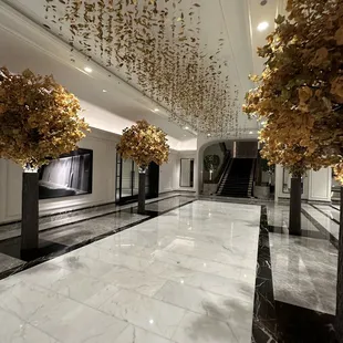 Lobby entrance towards restaurant - October 2022