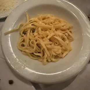 Pasta with lemon crème sauce