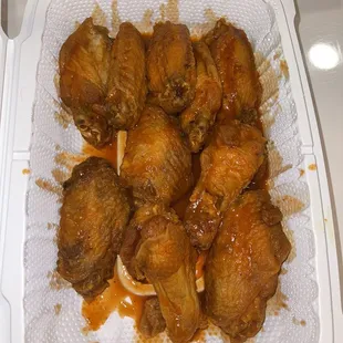 Small weird tasting Buffalo Wings tasted like they had vinegar.