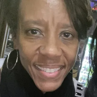 Nikki R.