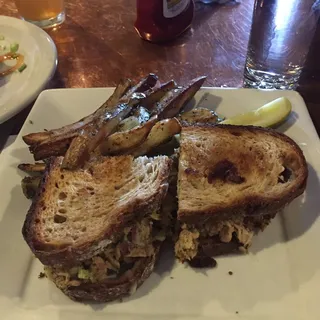 Troller Tuna Sandwich