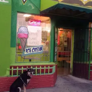 Waiting for those fresh burgers and fries.