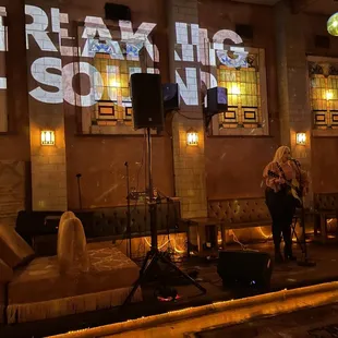 Nice stage with great sound.