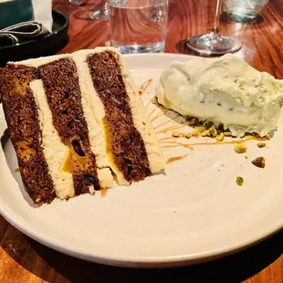 Carrot cake and pistachio ice cream