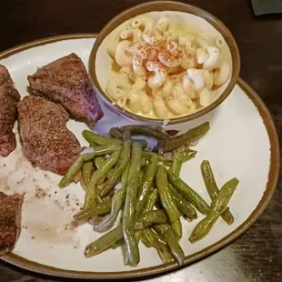 Prime rib medallion veggies and mac and cheese