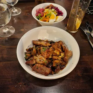 Kalbgeschnetzeltes - Veal Tips in a mushroom brandy sauce with spatzle