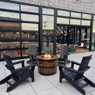 Very chill spot makes you feel comfortable, safe and enjoy being outside