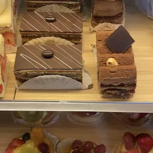 Dessert case