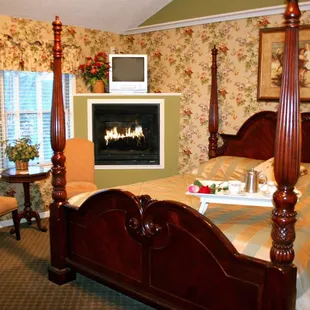 Hotel Room # 4 with Jacuzzi, Fireplace and Walk-Out Patio! Very Romantic