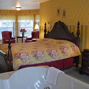 Room 7 with Waterfall Jacuzzi for two, gas fireplace and walk-out Balcony