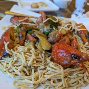 Stir fry e-fu noodles w/ 1 lobster