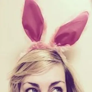 Elle L.