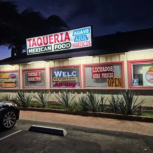 the outside of the restaurant