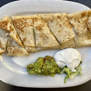 QUESADILLA (chicken)