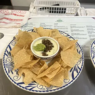 Chips + Chili con Queso
