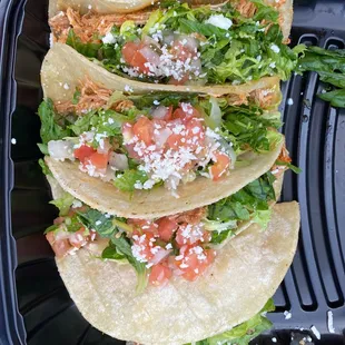 Excellent tacos and amazing service here!