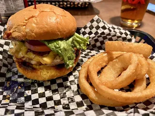 Fat Willy’s Clubouse