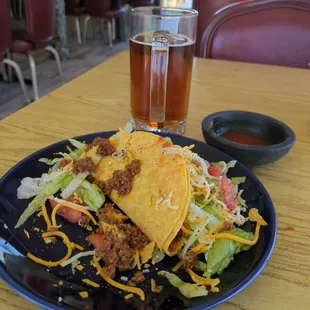 Ground beef hard shell taco, a cold Victoria and some amazing salsa!!