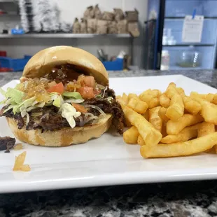 BBQ CARNITAS SANDWICH