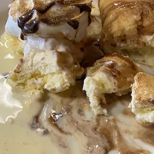 Cheesecake empanada and ice cream