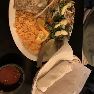 mojarra frita with flour tortilla