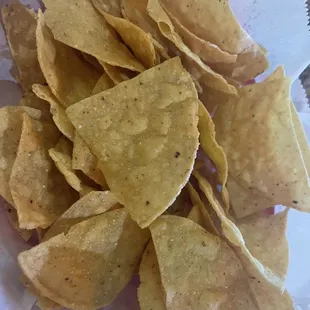 A bowl of fresh hot chips.